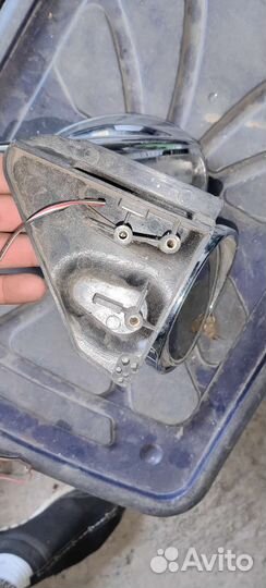 Боковое зеркало