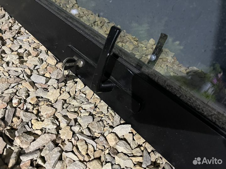 Дверь входная алюминиевая бу