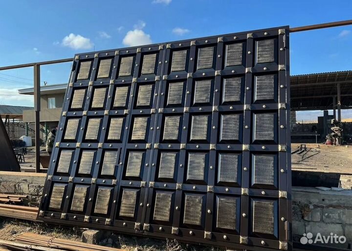 Ворота в Махачкале с ковкой на заказ