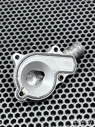 Крышка помпы Honda CRF 450R 2002-2004