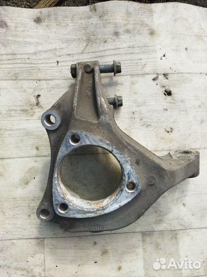 Цапфа передняя левая Chevrolet Captiva С140