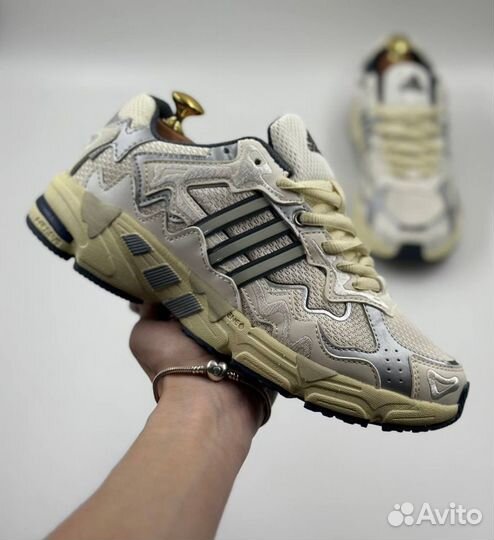 Женские Adidas Bad Bunny Response CL n-5055