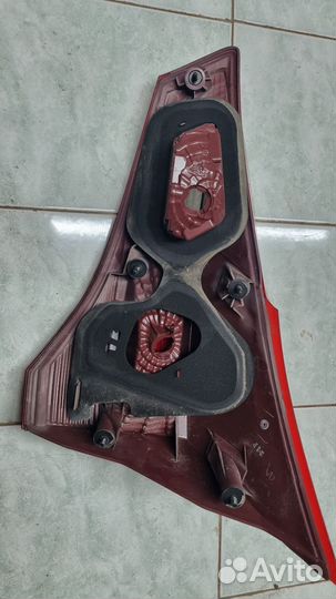 Фонарь задний левый и правый Тойота RAV4