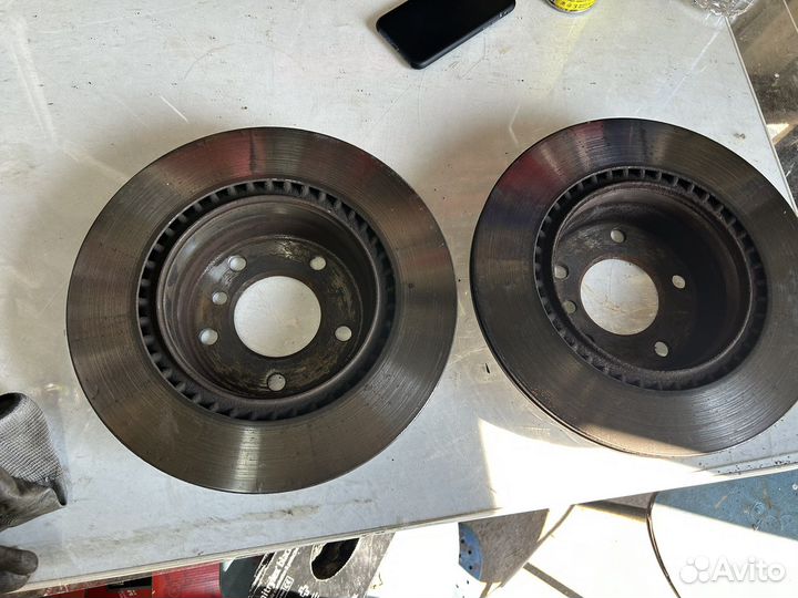 Диски тормозные задние от BMW e 90 325 бу