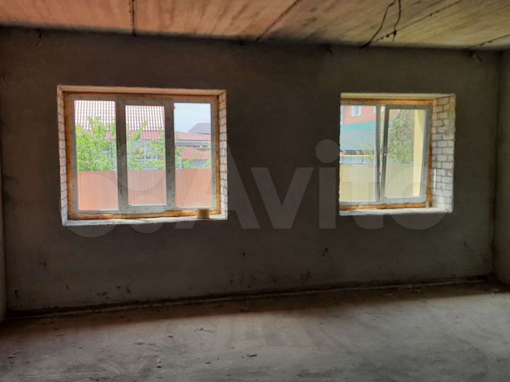 Коттедж 750 м² на участке 11 сот.