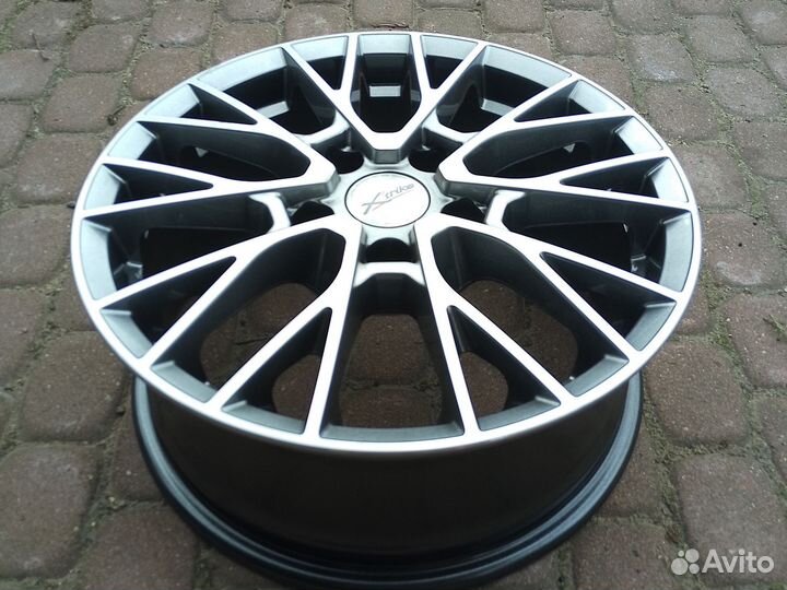 R 16 5x114,3 X'trike