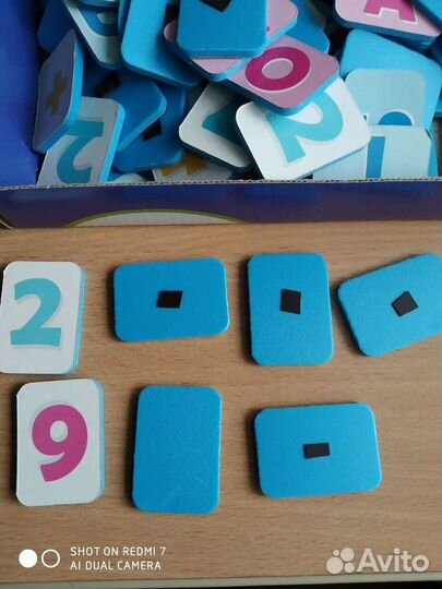 Кассе букв и цифр на магнитах
