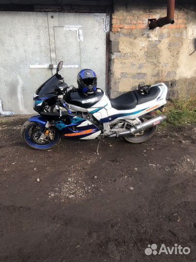 Продам мотоцикл Suzuki gsxr-1100