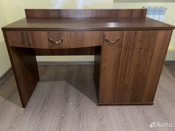 Письменный стол