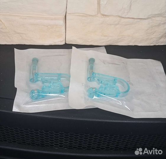 Пистолет для прокола ушей