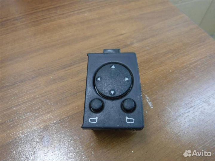 Кнопка регулировки зеркала Audi 100 C4 1991-1994