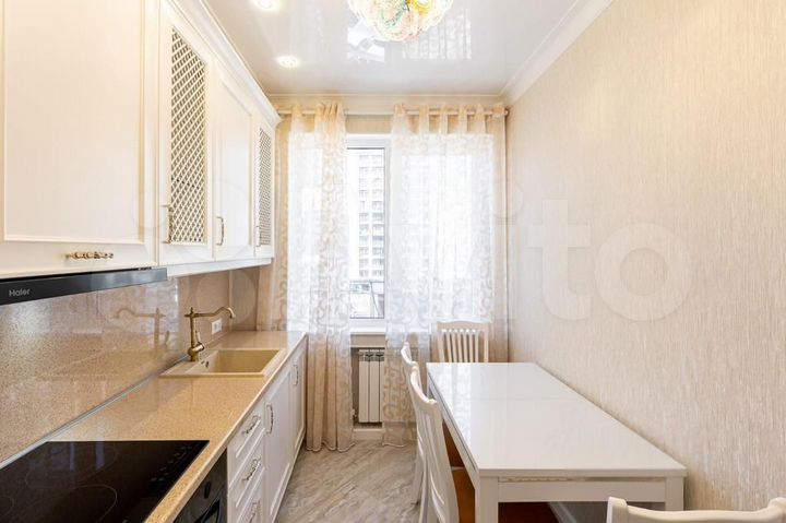 1-к. квартира, 42 м², 7/13 эт.