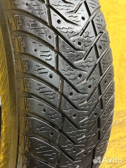 Yokohama IceGuard Stud IG65 215/65 R17 103T