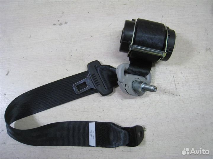 Ремень безопасности задний левый Toyota Verso R2