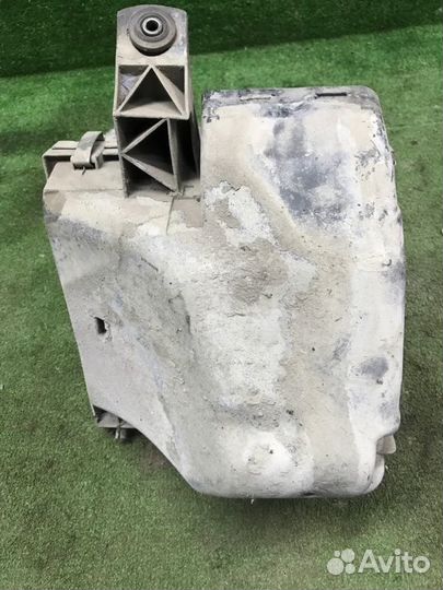 Корпус воздушного фильтра Audi A4 B5 ADR 1.8 1996