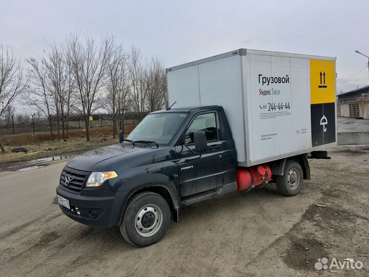 Водитель на личном грузовом авто