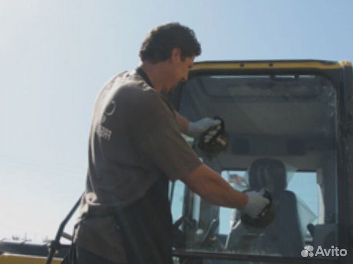 Стекло дверное нижнее левое Volvo