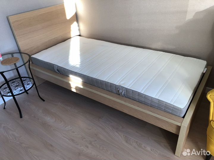 Кровать IKEA Mальм 90х200 с матрасом