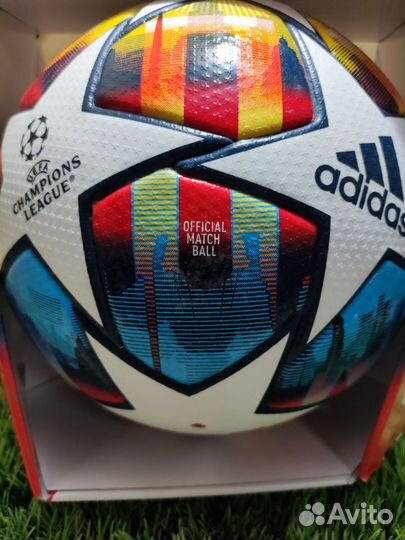 Футбольный мяч adidas финал санкт петербург 2022лч