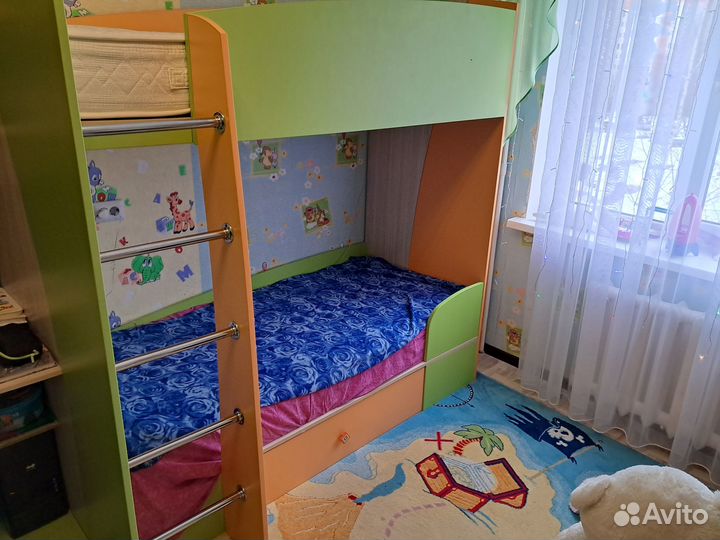 Стенка для школьника с двухярусной кроватью