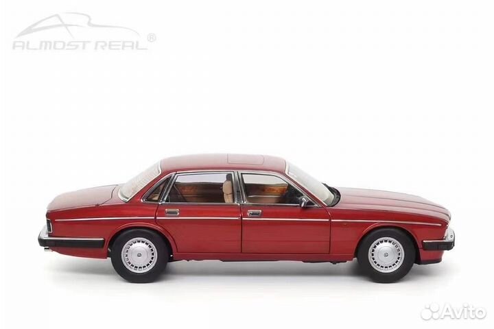 Almost Real Jaguar XJ6 1:18