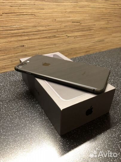 iPhone 8 Plus, 64 ГБ