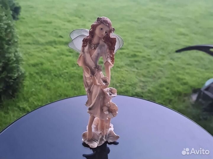 Статуэтка девушка