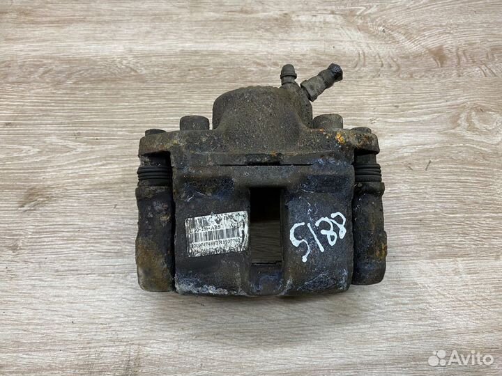 Суппорт передний левый Renault Logan 1 S188