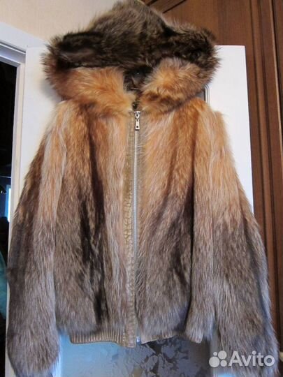 Полушубок-куртка из енота с капюшоном