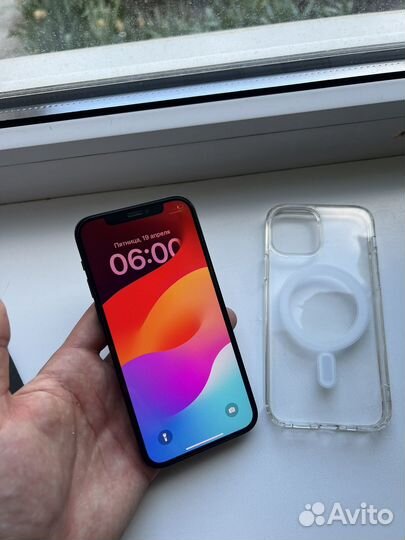 iPhone 12, 64 ГБ