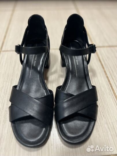 Босоножки ecco 38 рр