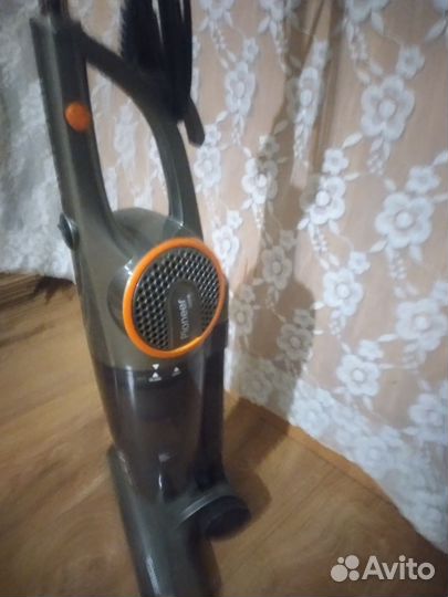 Вертикальный беспроводной пылесос