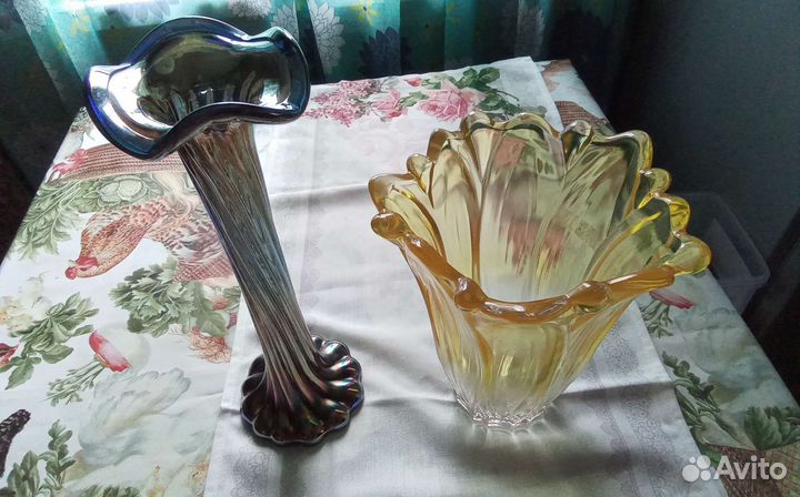 Вазы из цветного стекла