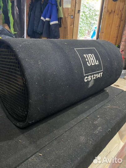 Колонка сабвуфер