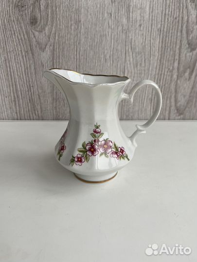 Молочники фарфоровые