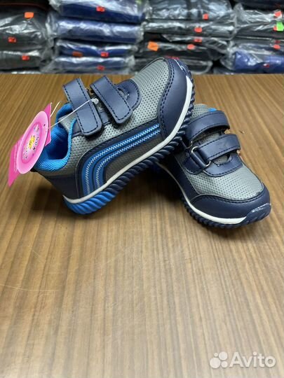 Кроссовки для мальчика новые 19-23