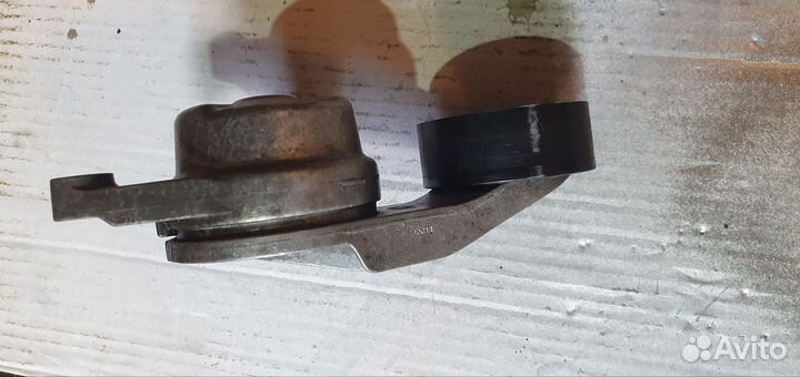 Ролик натяжителя BMW5 F10