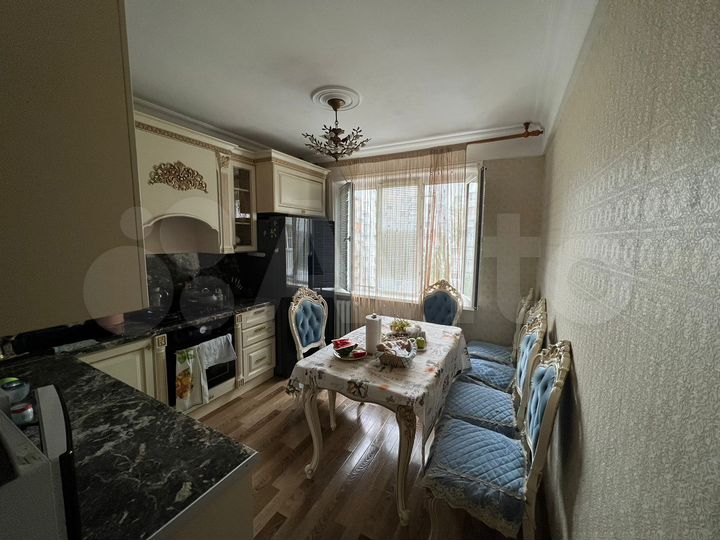 4-к. квартира, 90 м², 7/10 эт.