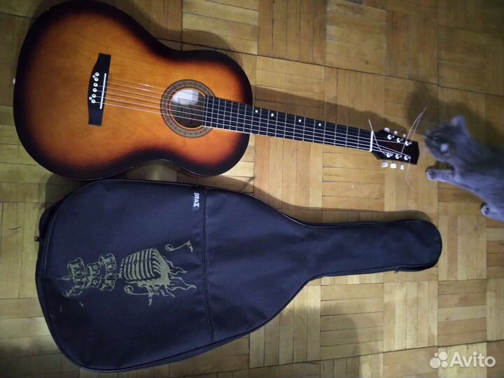 Акустическая гитара