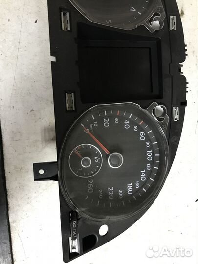 Щиток приборов Volkswagen Passat B6