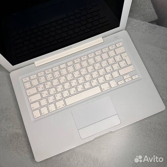 Apple MacBook 13 2007, белый. Новая батарея