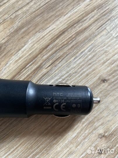 Автомобильное зарядное устройство HTC