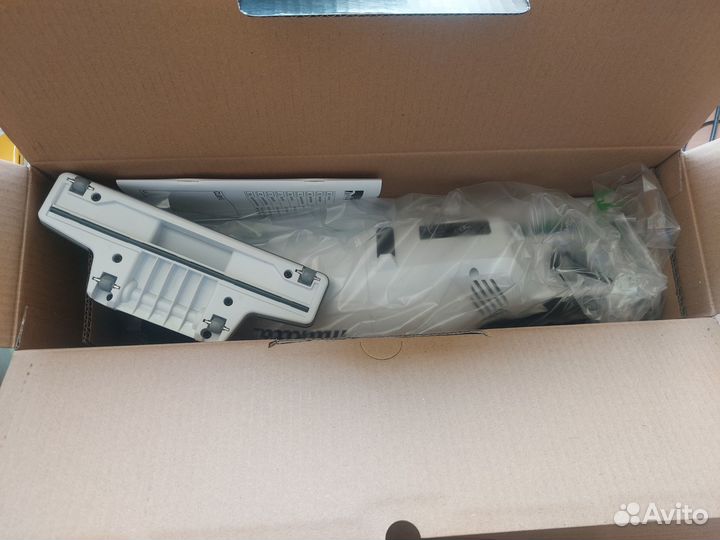 Пылесос Makita XGT 40V CL001GZ11