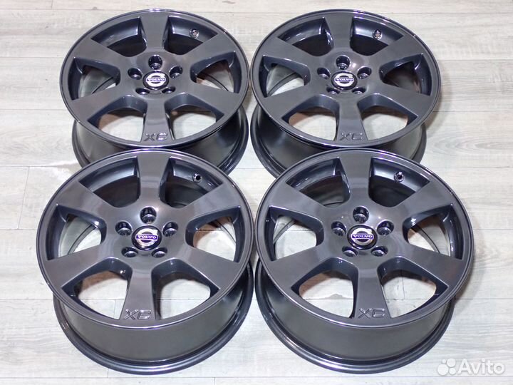 Комплект оригинальных R17 дисков Volvo xc60