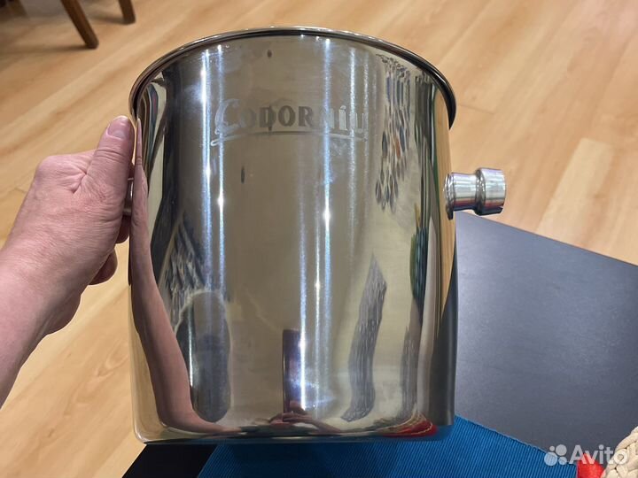 Ведро для льда для охлаждения бутылок с напитками