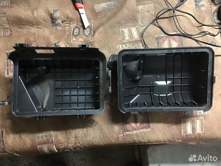 Корпус воздушного фильтра на Mitsubishi Lancer 10