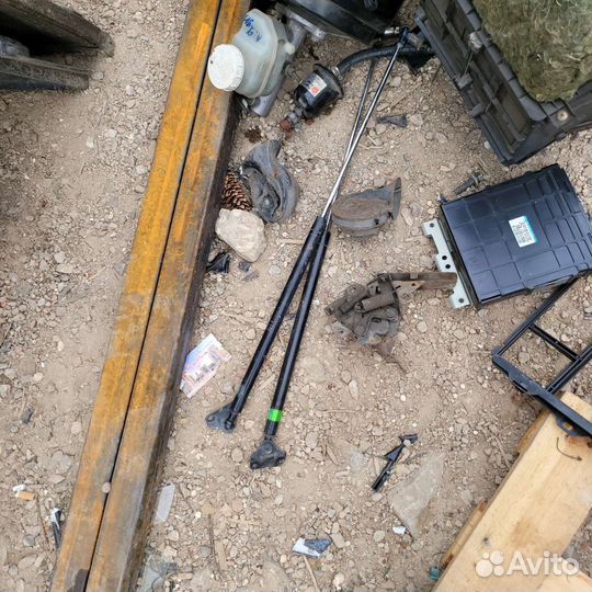 Задние амортизаторы багажника лансер 9 универсал