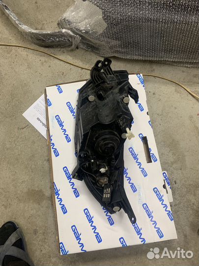 Передняя левая фары LADA vesta