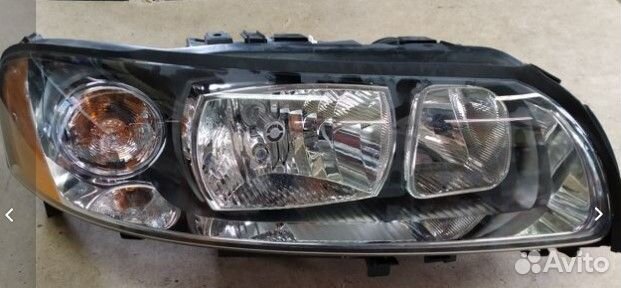 Фара правая Volvo V70 правый руль С 2005