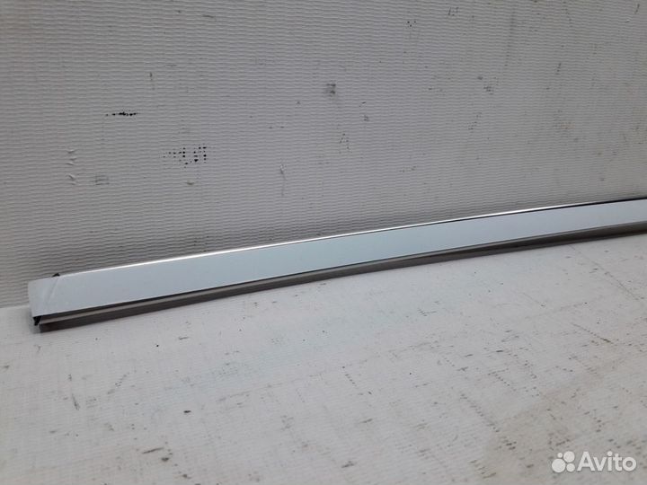 Молдинг двери задний правый Kia Sorento 3 Prime UM